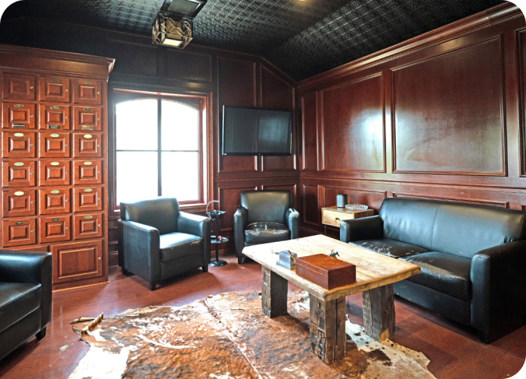 Fort McIntosh cigar room